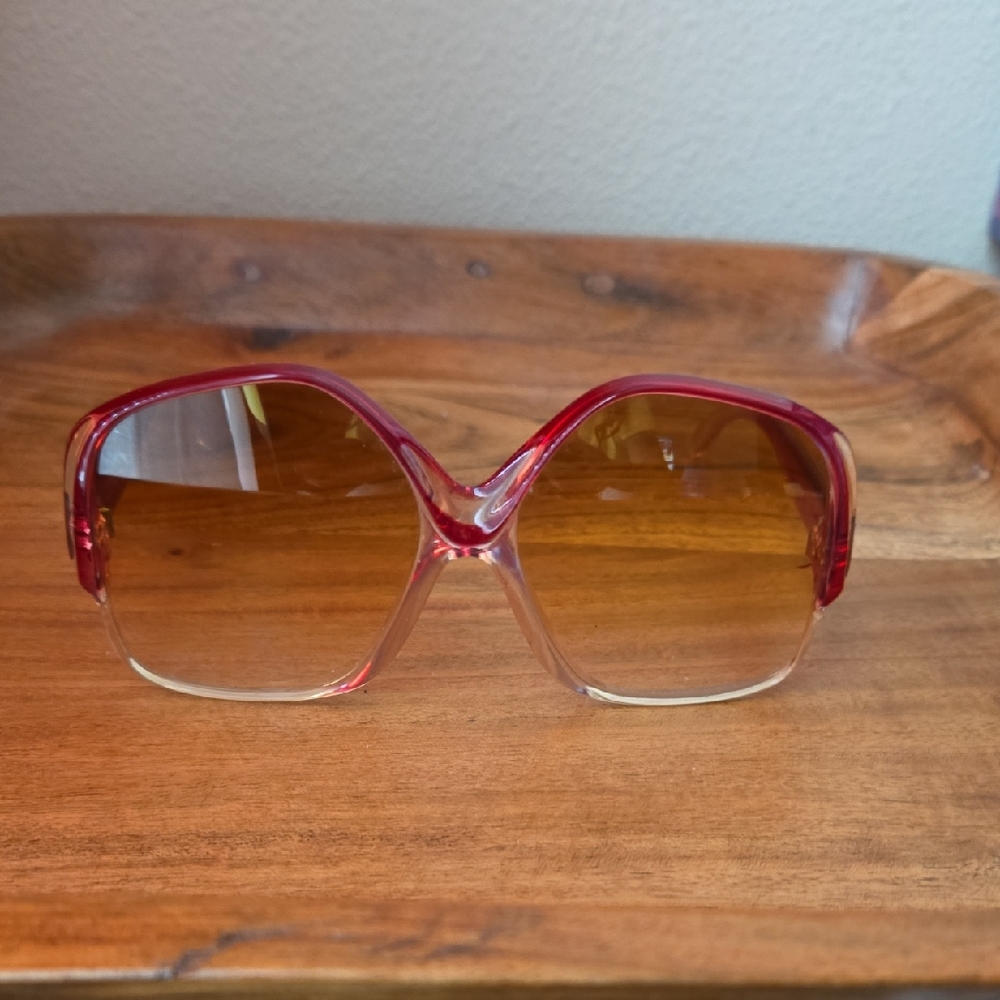 Elegant Red and Gold Women's Sunglasses